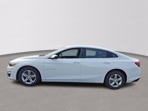 Used 2024 Chevrolet Malibu LT image 4