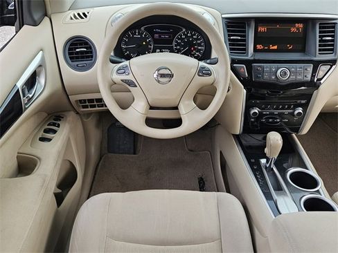 Used 2013 Nissan Pathfinder S image 7