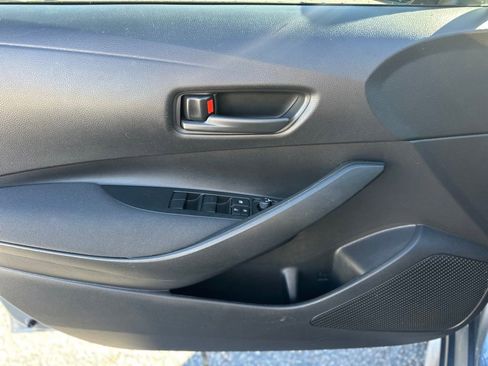 Used 2022 Toyota Corolla LE image 12