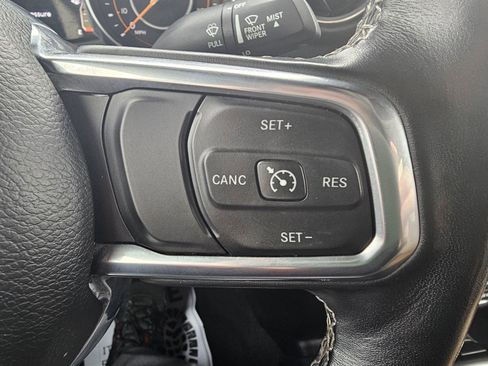 Used 2023 Jeep Gladiator Overland w/ Popular Equipment Package image 23