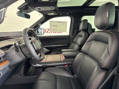 New 2025 Lincoln Navigator Black Label image 16