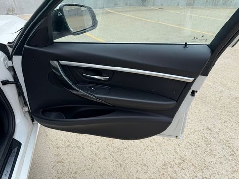 Used 2018 BMW 330i xDrive Sedan AWD/4WD image 22