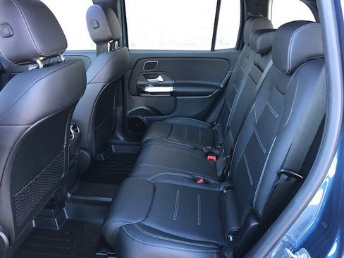 Used 2023 Mercedes-Benz GLB 35 AMG 4MATIC image 7