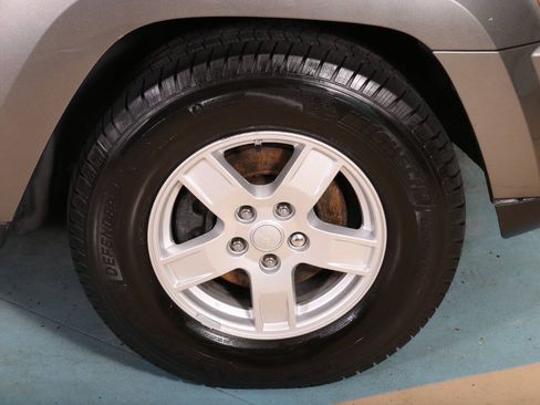Used 2007 Jeep Grand Cherokee Laredo AWD/4WD image 18