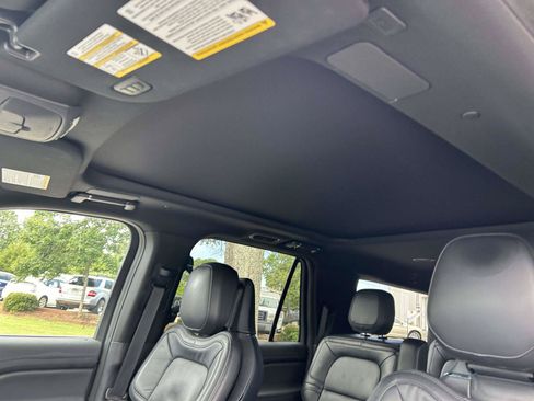 Certified 2022 Lincoln Navigator L Reserve AWD/4WD image 23