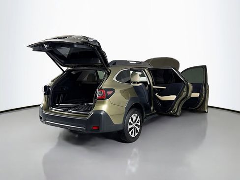 Used 2024 Subaru Outback Premium image 21