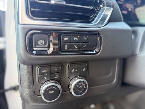 Used 2025 GMC Yukon Denali image 10