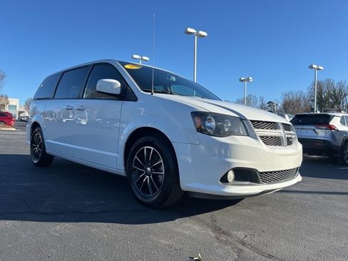 Used 2018 Dodge Grand Caravan GT image 3