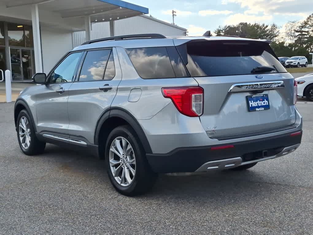 Used 2024 Ford Explorer XLT w/ Equipment Group 202A AWD/4WD image 5