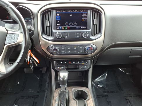 Certified 2022 GMC Canyon Denali image 16