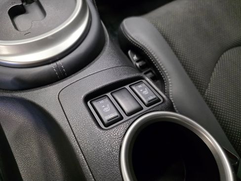 Used 2009 Nissan 370Z Touring w/ Sport Pkg RWD image 39