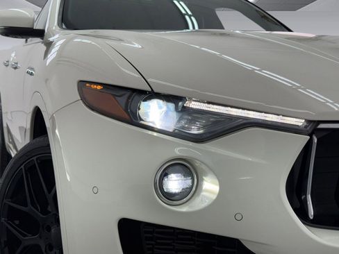 Used 2019 Maserati Levante image 10