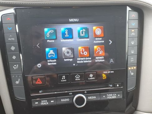 Certified 2023 INFINITI QX50 Luxe image 11