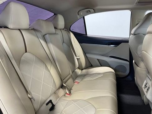 Used 2019 Toyota Camry XLE w/ Driver Assist Package FWD image 12