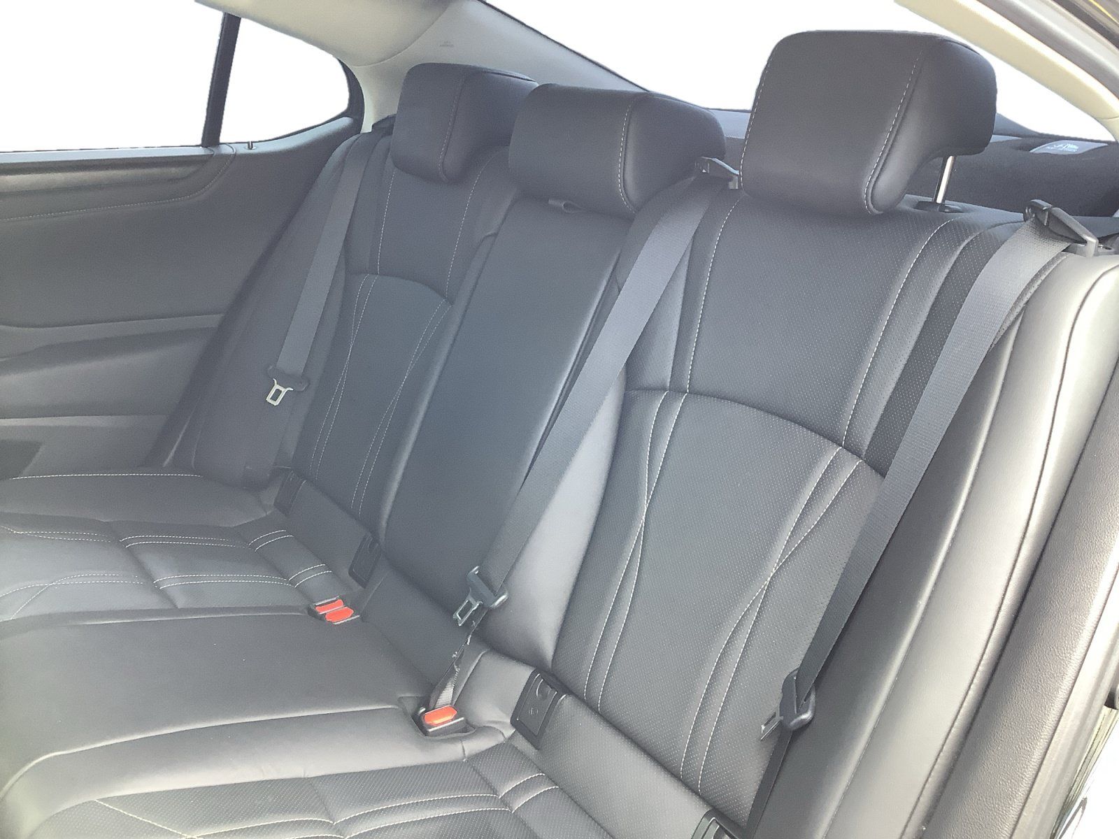 Used 2025 Lexus ES 300h w/ Luxury Package FWD image 13