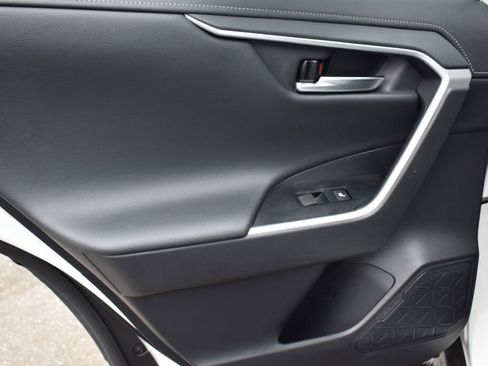 Used 2021 Toyota RAV4 Limited AWD/4WD image 19