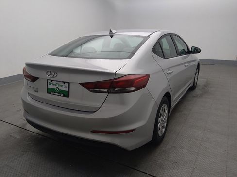 Used 2017 Hyundai Elantra SE w/ Cargo Package image 9
