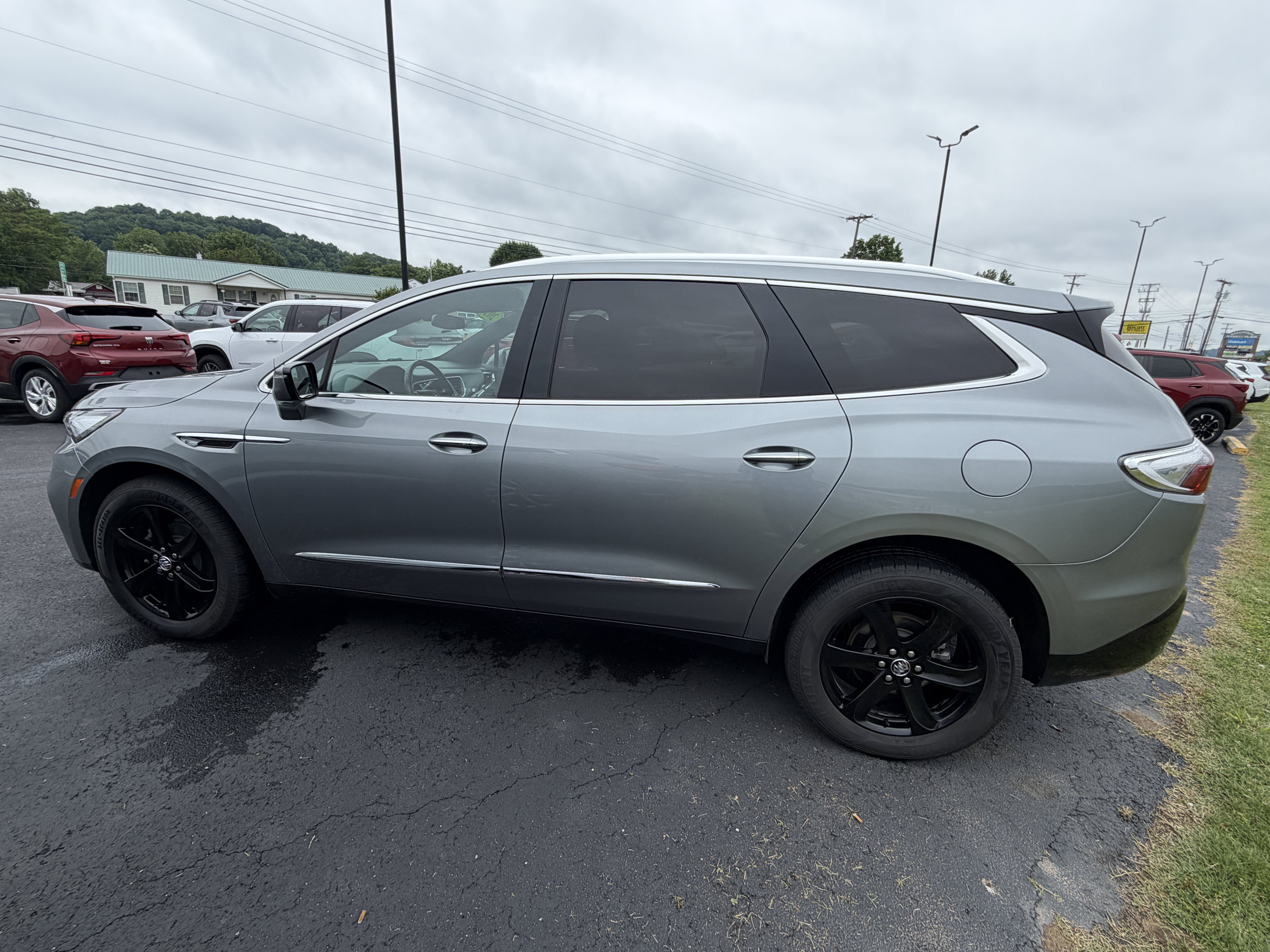 Used 2023 Buick Enclave Essence w/ Experience Buick Package AWD/4WD image 5