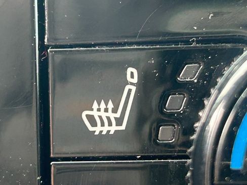 Used 2021 Nissan Armada SV image 15