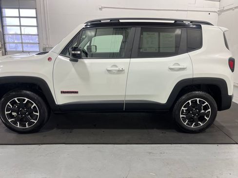Used 2023 Jeep Renegade Trailhawk image 4