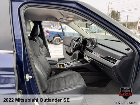Used 2022 Mitsubishi Outlander SE image 38