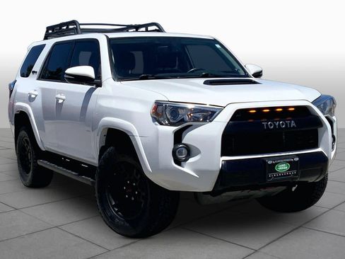 Used 2019 Toyota 4Runner SR5 AWD/4WD image 3