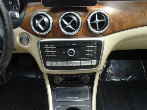 Used 2018 Mercedes-Benz GLA 250 4MATIC image 15