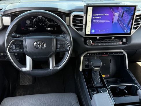Used 2025 Toyota Tundra Limited image 13