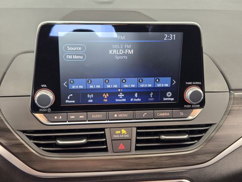 Used 2025 Nissan Altima 2.5 SV image 16