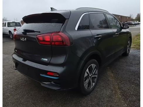 Used 2022 Kia Niro EX w/ Cold Weather Package image 3
