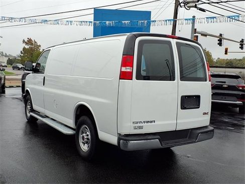 Used 2024 GMC Savana 2500 w/ Driver Convenience Package image 3
