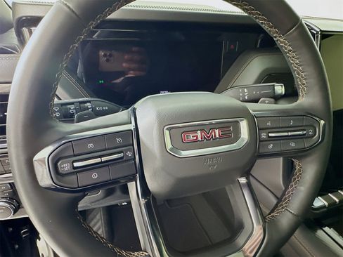 Used 2025 GMC Yukon AT4 w/ AT4 Premium Package image 12