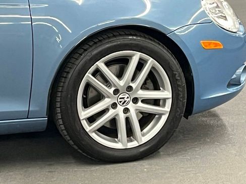 Used 2009 Volkswagen Eos Lux FWD image 35