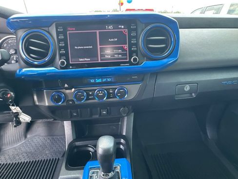 Used 2021 Toyota Tacoma SR5 AWD/4WD image 28
