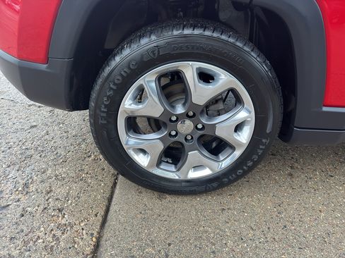 Used 2019 Jeep Compass Limited image 9