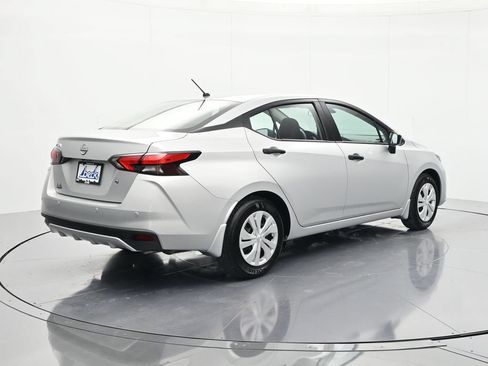 Used 2025 Nissan Versa S FWD image 5