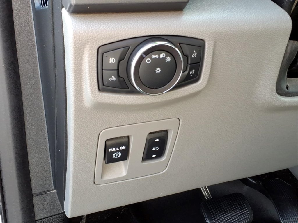 Certified 2019 Ford F150 XLT w/ Equipment Group 302A Luxury AWD/4WD image 17