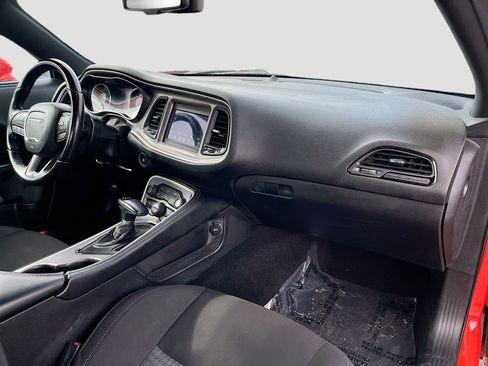 Used 2022 Dodge Challenger GT image 27