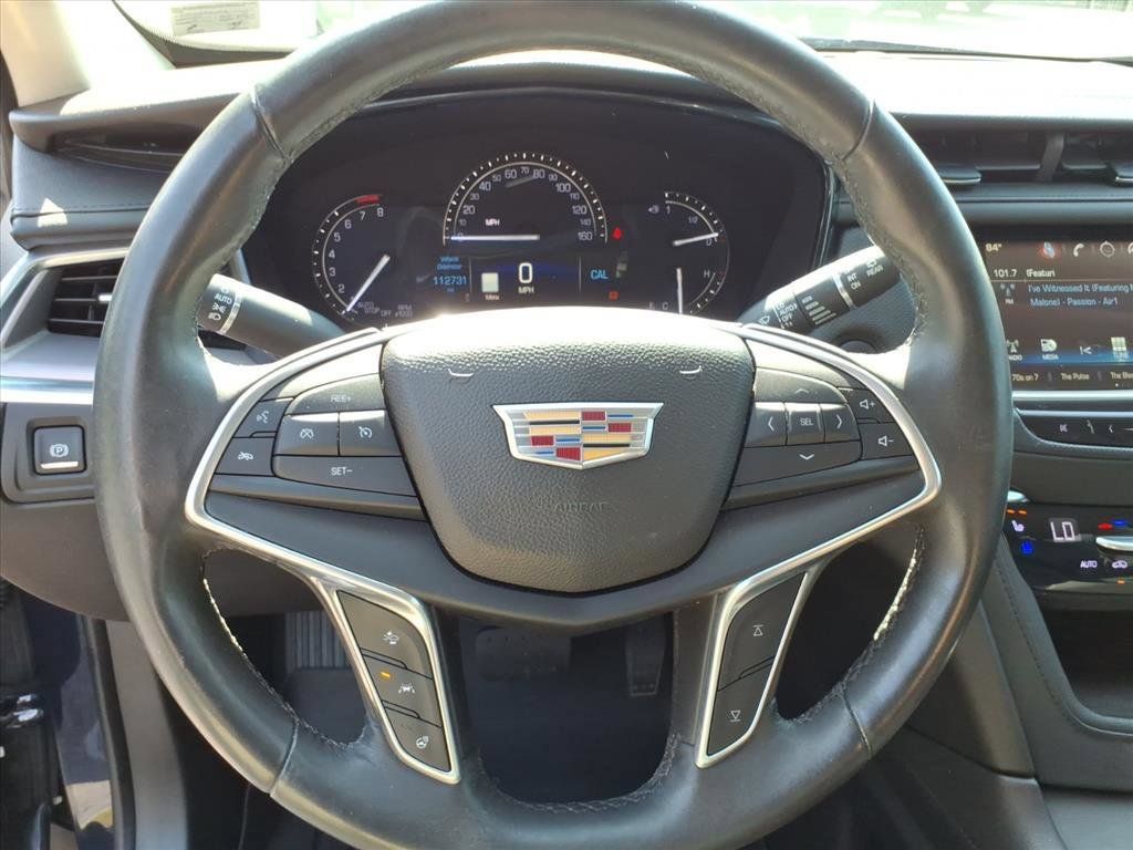 Used 2017 Cadillac XT5 Premium Luxury w/ Driver Assist Package AWD/4WD image 28