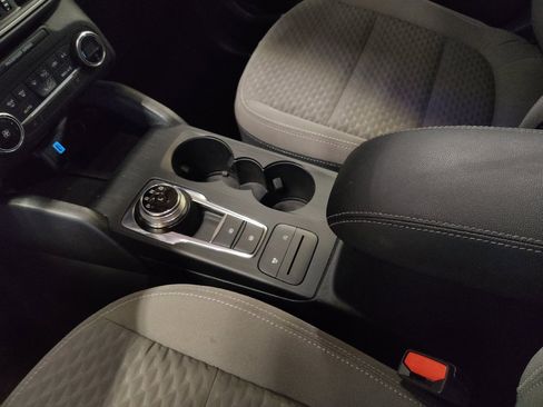 Used 2020 Ford Escape SE image 26