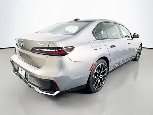 Used 2026 BMW 740i xDrive AWD/4WD image 5