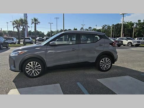 Used 2023 Nissan Kicks SV FWD image 24
