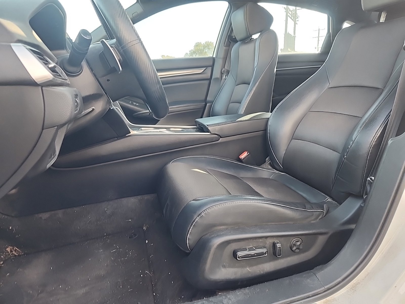 Used 2018 Honda Accord Sport image 16