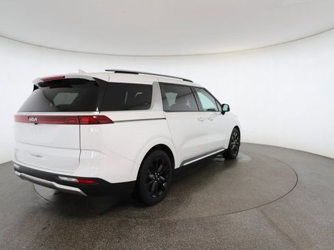 Used 2024 Kia Carnival SX image 17