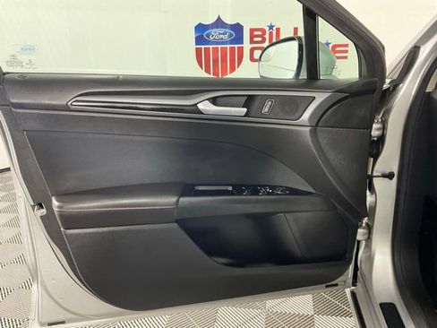 Used 2014 Ford Fusion SE w/ Equipment Group 201A image 12