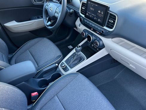 Used 2026 Hyundai Venue SEL FWD image 19