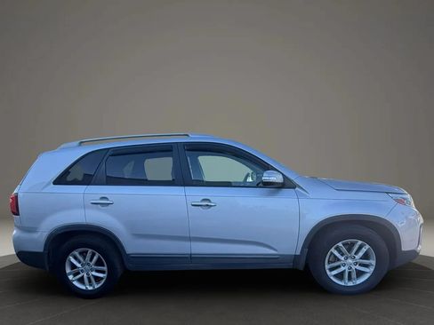 Used 2015 Kia Sorento LX FWD image 4