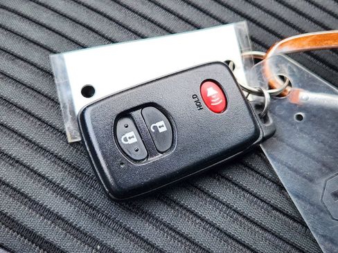 Used 2016 Toyota Prius V Three FWD image 27