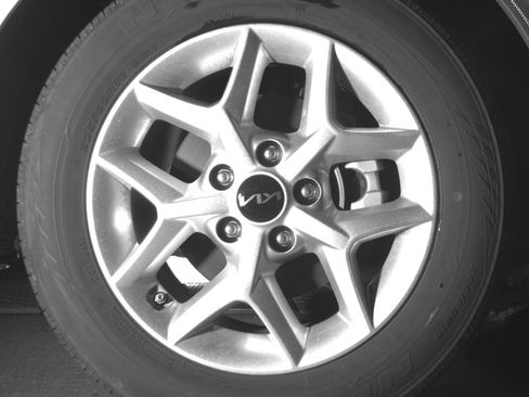 Used 2025 Kia Soul LX w/ LX Technology Package FWD image 16