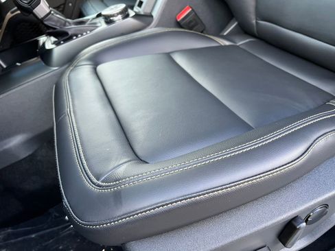 New 2025 Ford Bronco Badlands image 11